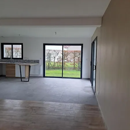 Beautiful New Villa With Garden And Terrace فيلة